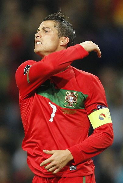 了他在球场 了他在球场