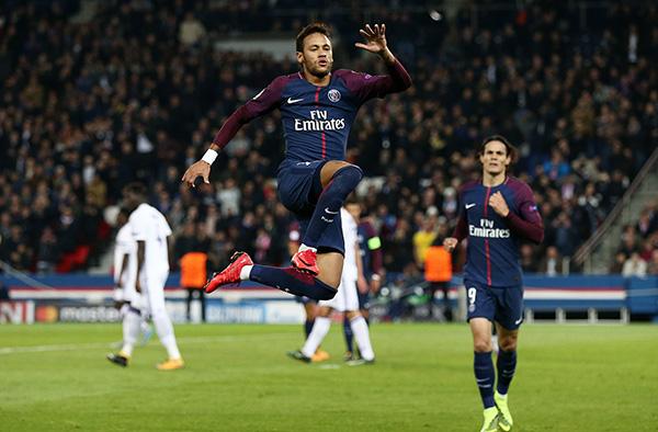 表现尤为突 表现尤为突