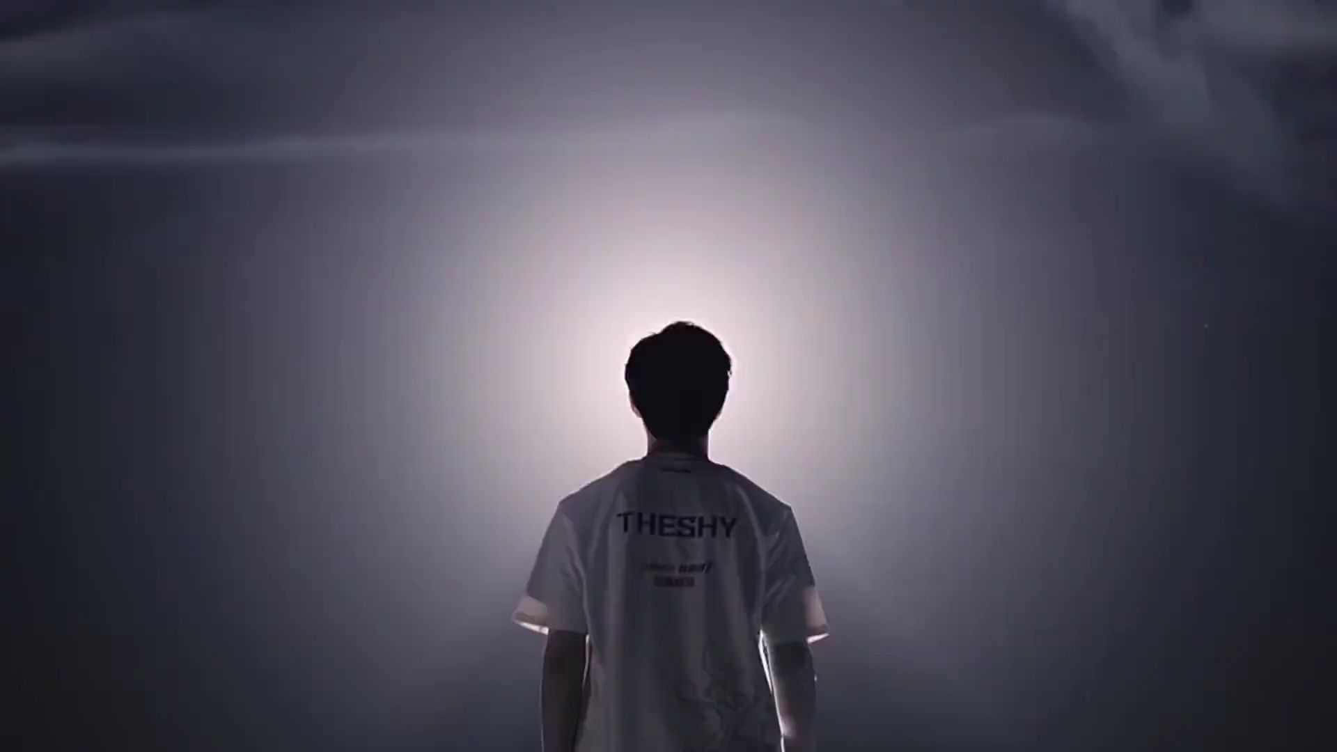 锋在禁区内 锋在禁区内