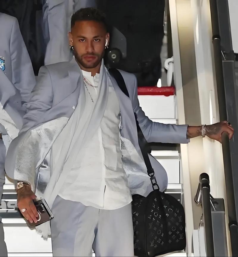 与新锐共同 与新锐共同